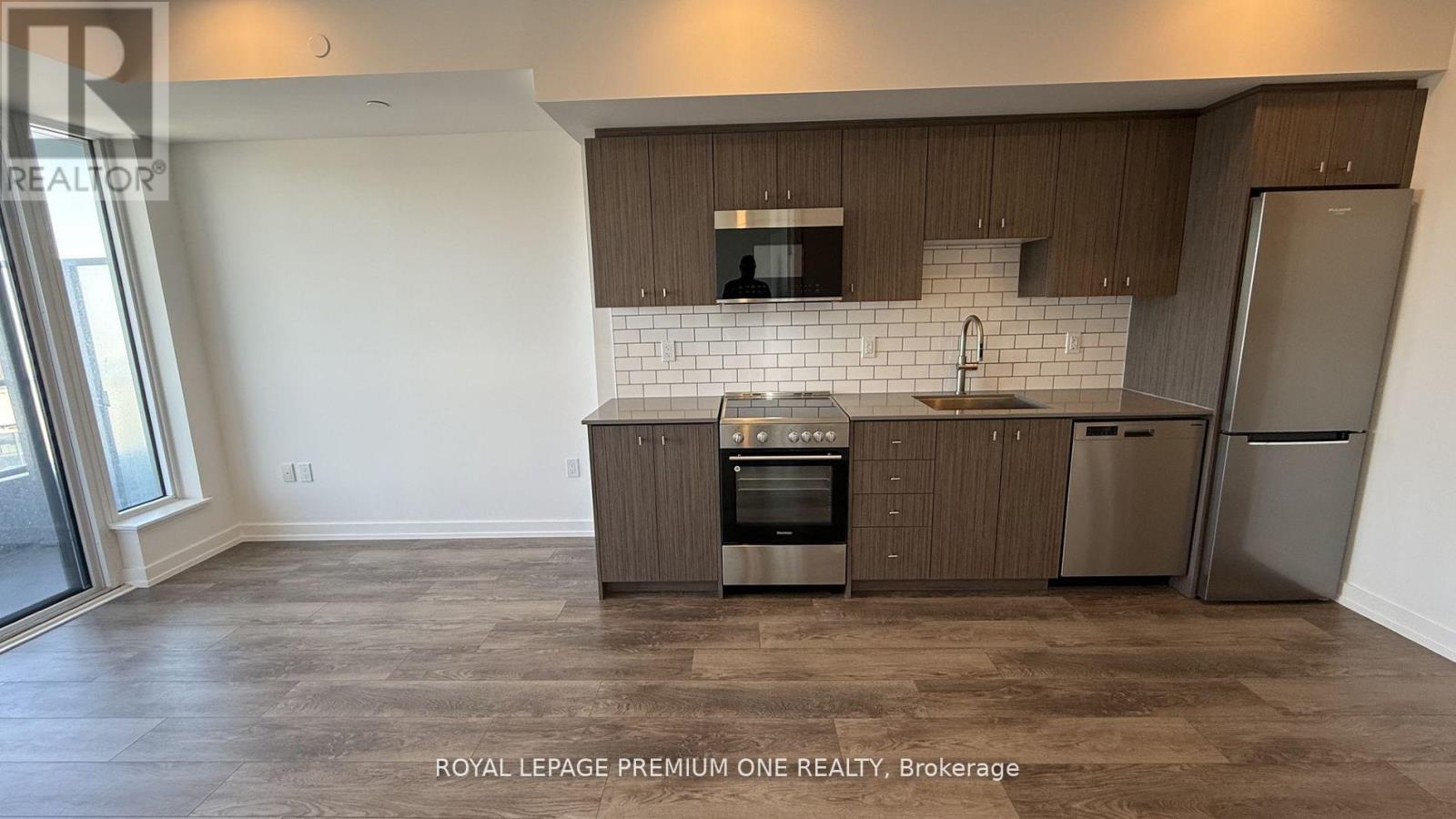 2414 - 15 WELLINGTON STREET S, Kitchener, Ontario, N2G0E4 — Photo 4