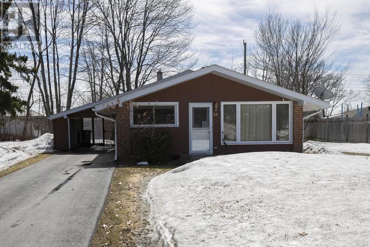 19 Passmore RD, Sault Ste. Marie, Ontario, P6B3T9 — Photo 2