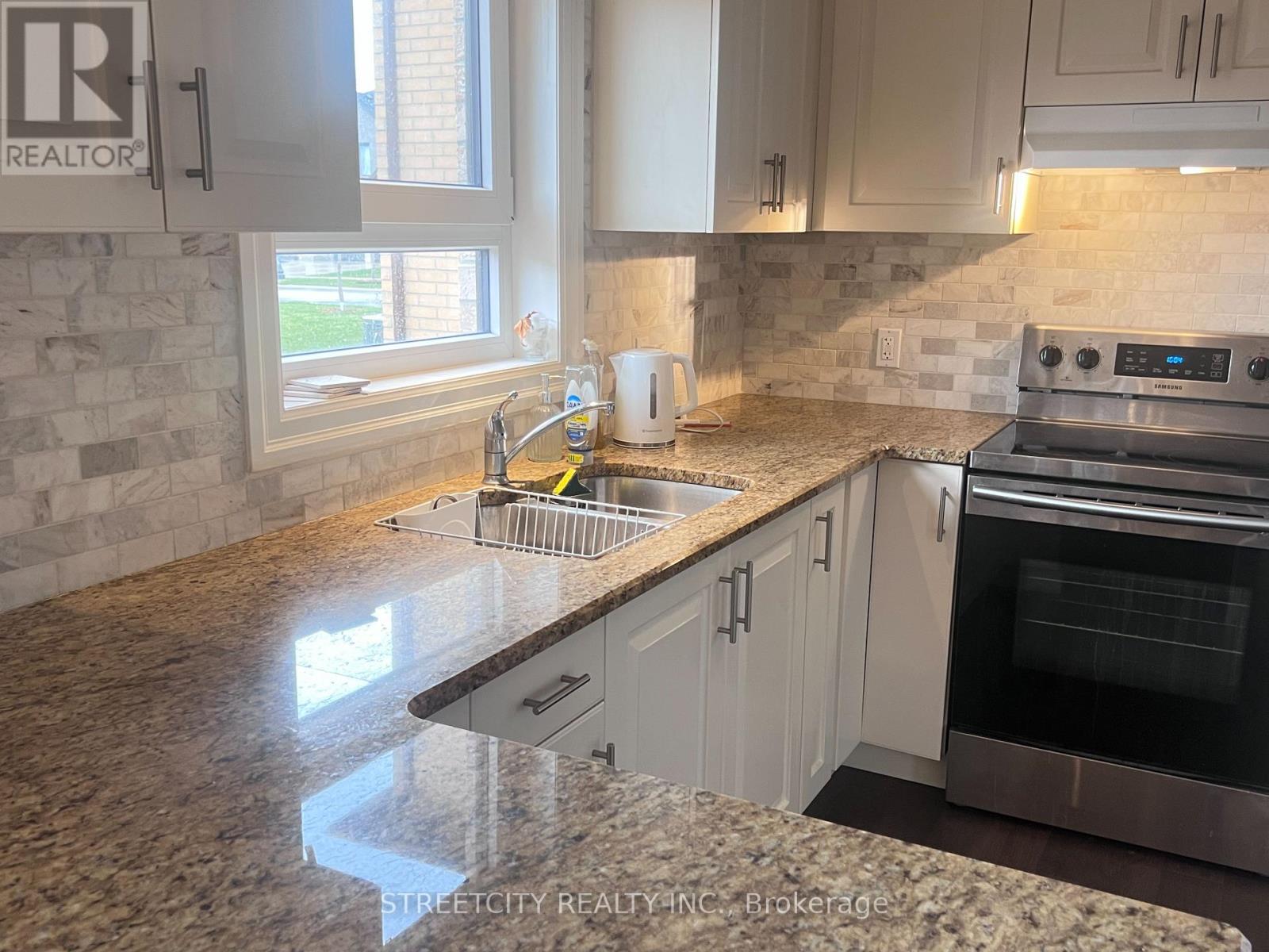 878 ZAIFMAN CIRCLE, London North (North B), Ontario, N5X0M9 — Photo 10