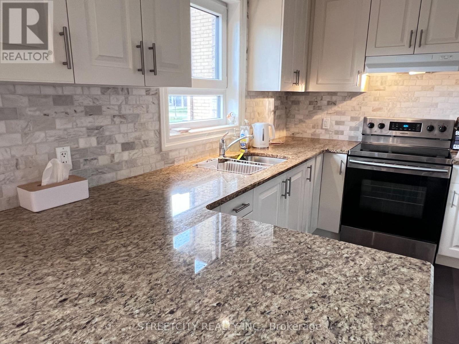 878 ZAIFMAN CIRCLE, London North (North B), Ontario, N5X0M9 — Photo 11