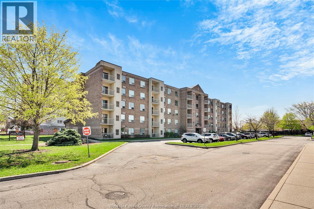 8335 Wyandotte STREET East Unit# 109, Windsor, Ontario, N8S4S8 — Photo 2