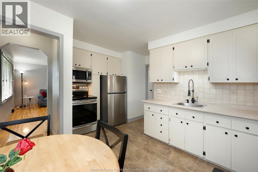 2575 Kildare ROAD, Windsor, Ontario, N8W2Y4 — Photo 9