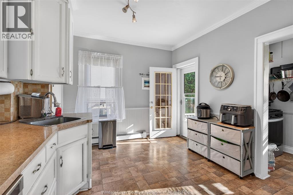 911 Victoria AVENUE, Windsor, Ontario, N9A4N5 — Photo 12