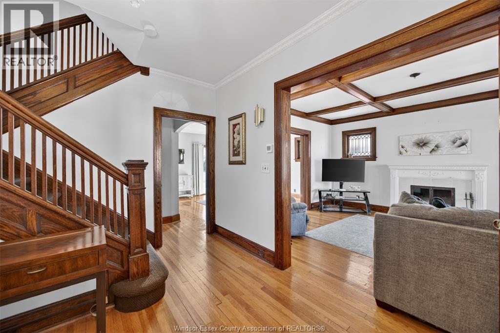 911 Victoria AVENUE, Windsor, Ontario, N9A4N5 — Photo 6