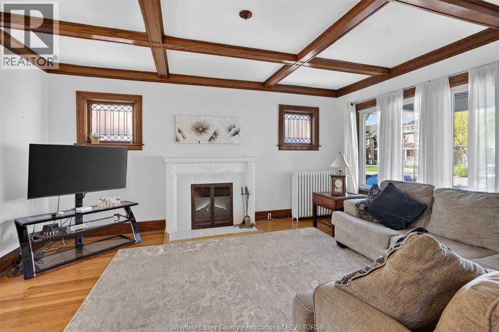 911 Victoria AVENUE, Windsor, Ontario, N9A4N5 — Photo 7