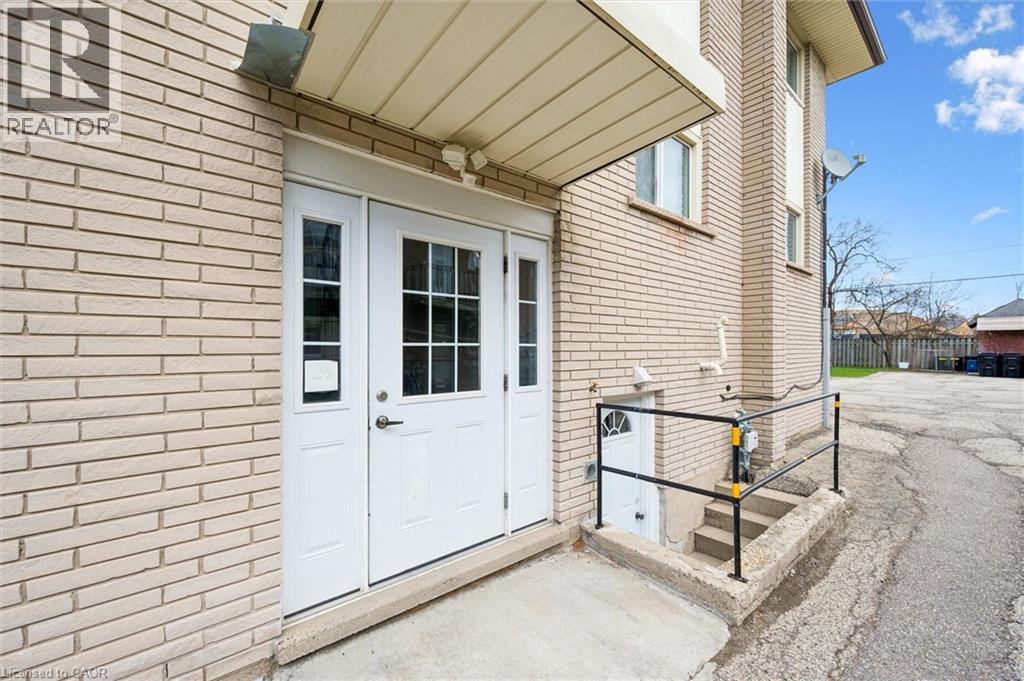 43 SECORD Avenue Unit# 1, Kitchener, Ontario, N2B2L3 — Photo 3