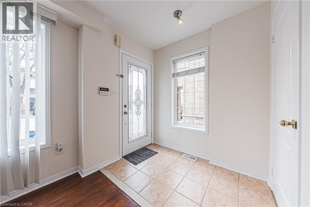 2412 CURTIS Road, Burlington, Ontario, L7L7M3 — Photo 2