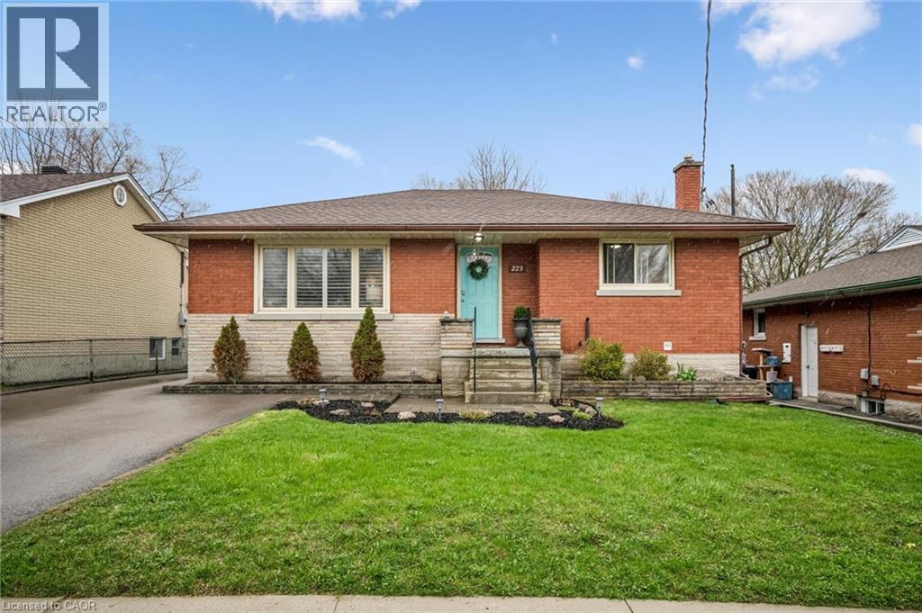 223 CONNAUGHT Street, Kitchener, Ontario, N2C1B2 — Photo 2