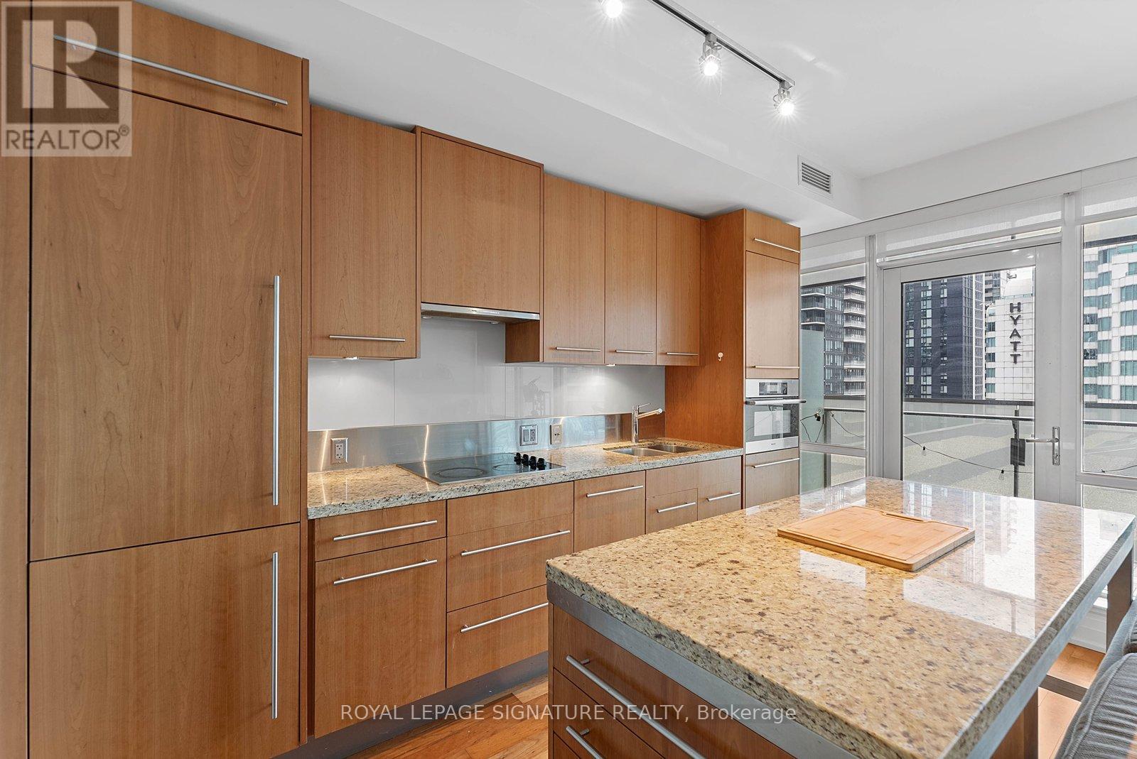 1505 - 80 JOHN STREET, Toronto (Waterfront Communities), Ontario, M5V3X4 — Photo 4