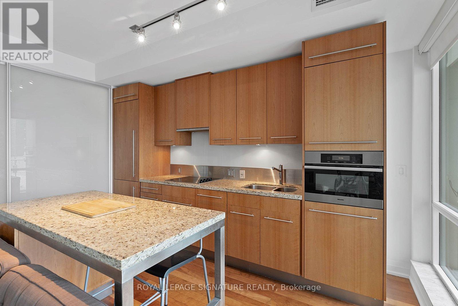 1505 - 80 JOHN STREET, Toronto (Waterfront Communities), Ontario, M5V3X4 — Photo 6