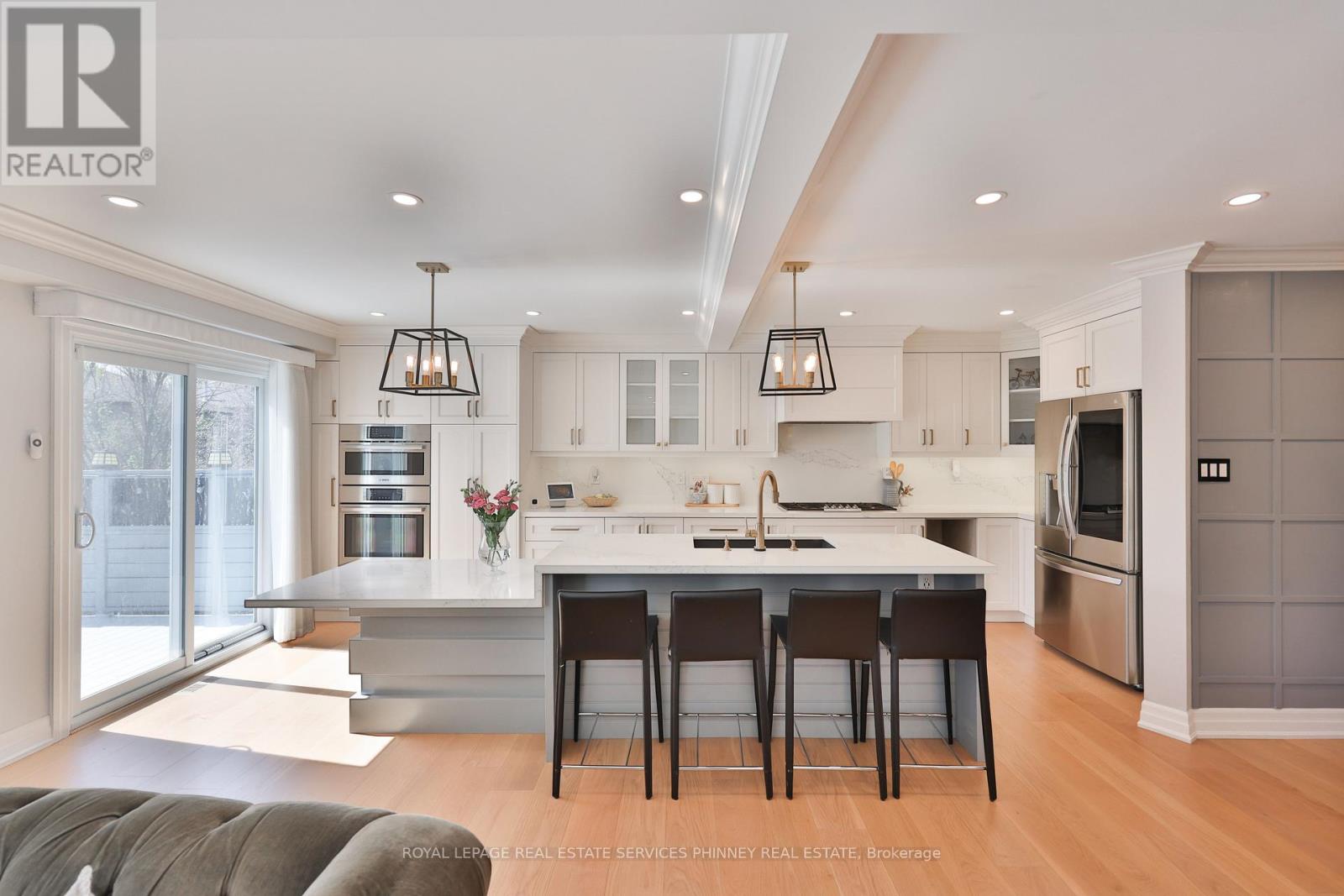 976 SILVER BIRCH TRAIL, Mississauga (Clarkson), Ontario, L5J4S3 — Photo 3