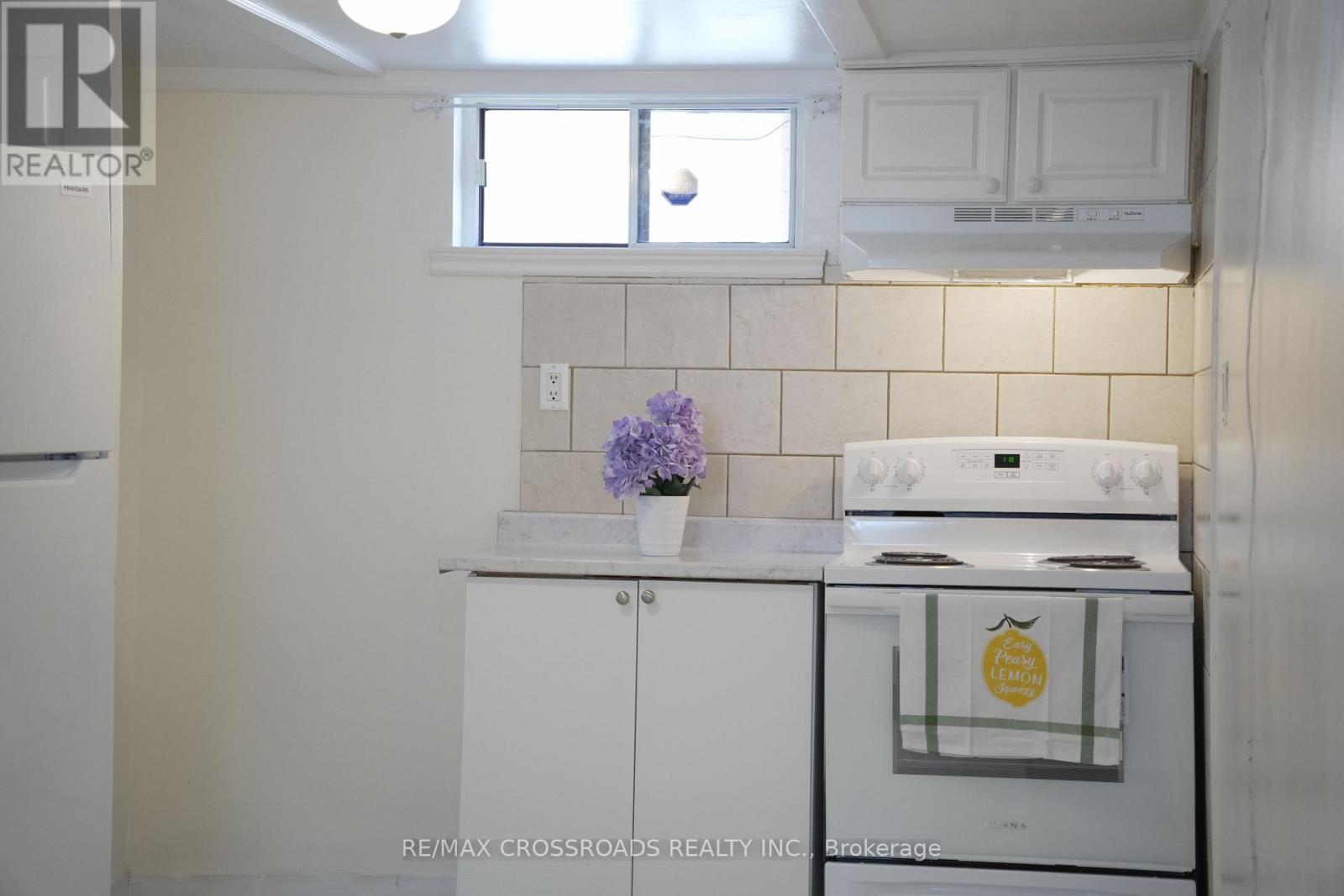 30 HEARST CIRCLE, Toronto (Brookhaven-Amesbury), Ontario, M6M2T7 — Photo 18