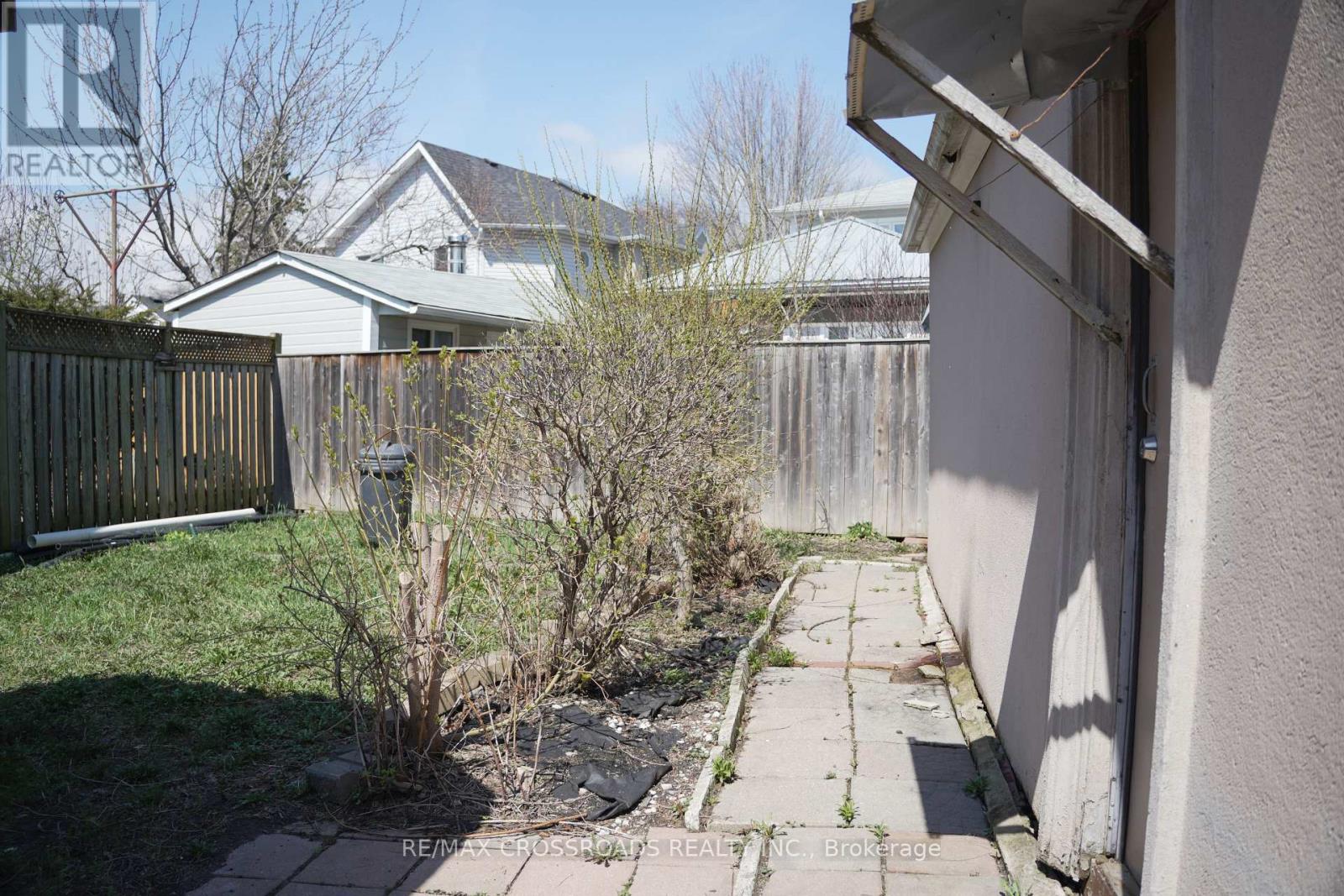 30 HEARST CIRCLE, Toronto (Brookhaven-Amesbury), Ontario, M6M2T7 — Photo 5