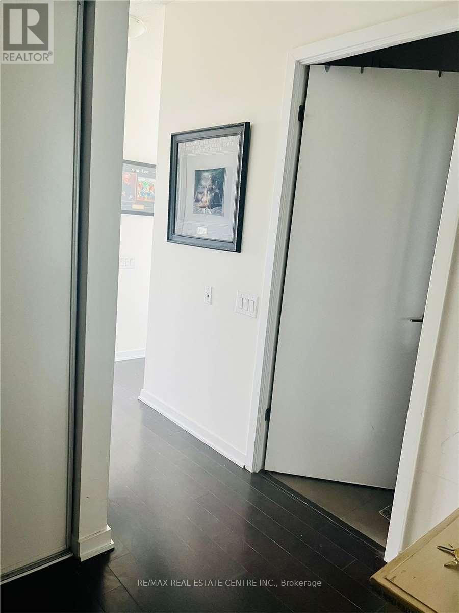 1010 - 105 THE QUEENSWAY, Toronto (High Park-Swansea), Ontario, M6S5B5 — Photo 12