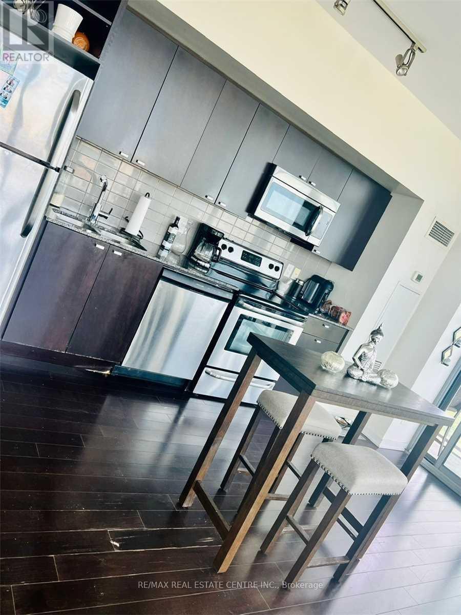 1010 - 105 THE QUEENSWAY, Toronto (High Park-Swansea), Ontario, M6S5B5 — Photo 14