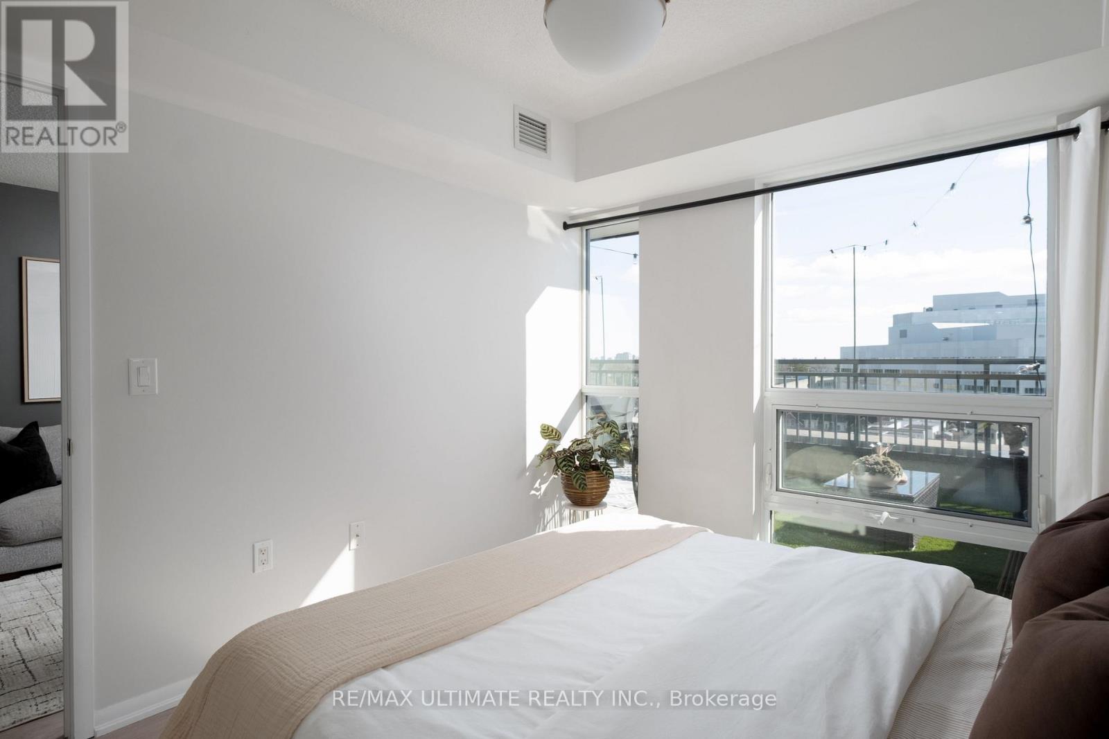 738 - 36 VIA BAGNATO, Toronto (Yorkdale-Glen Park), Ontario, M6A0B7 — Photo 12