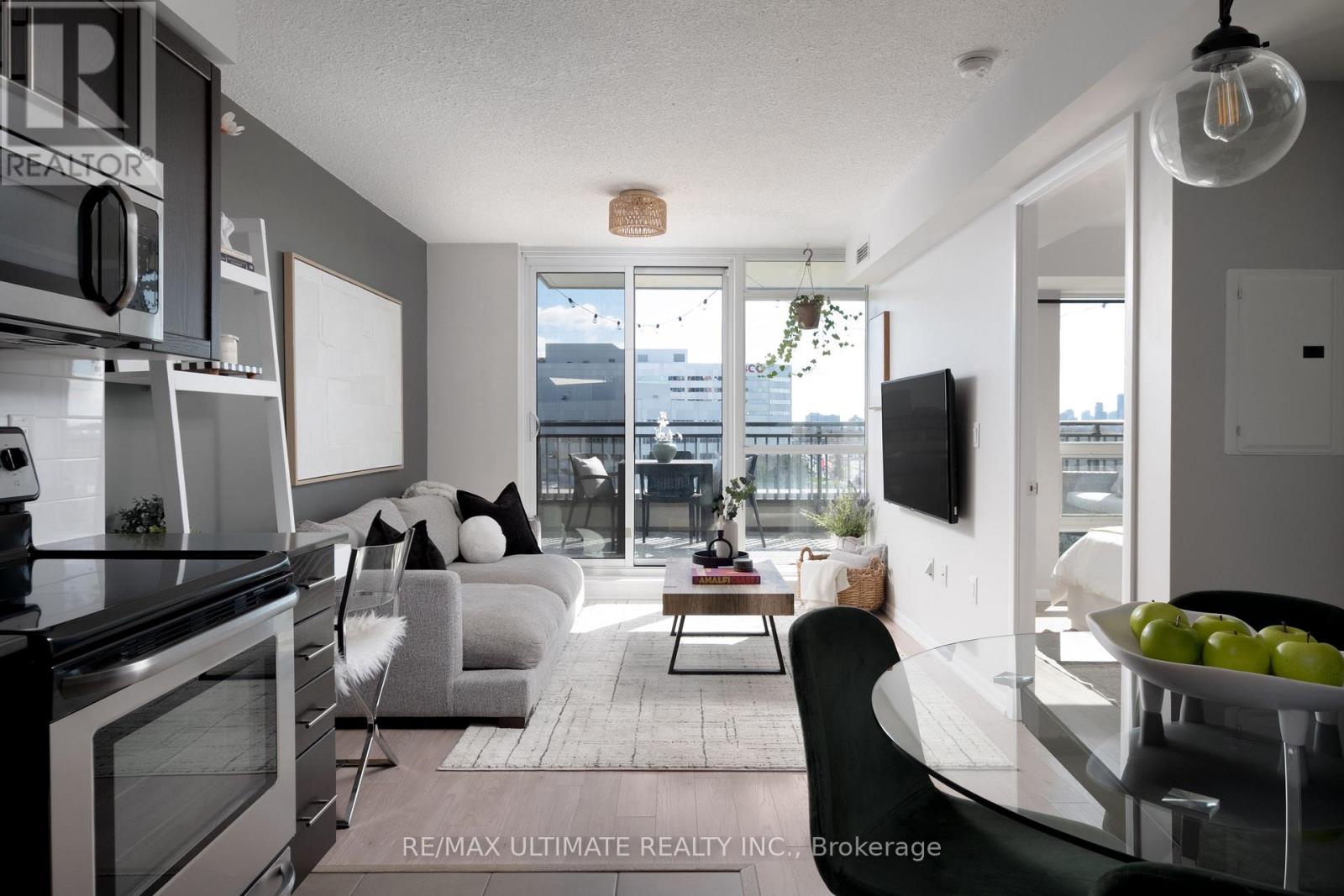 738 - 36 VIA BAGNATO, Toronto (Yorkdale-Glen Park), Ontario, M6A0B7 — Photo 3