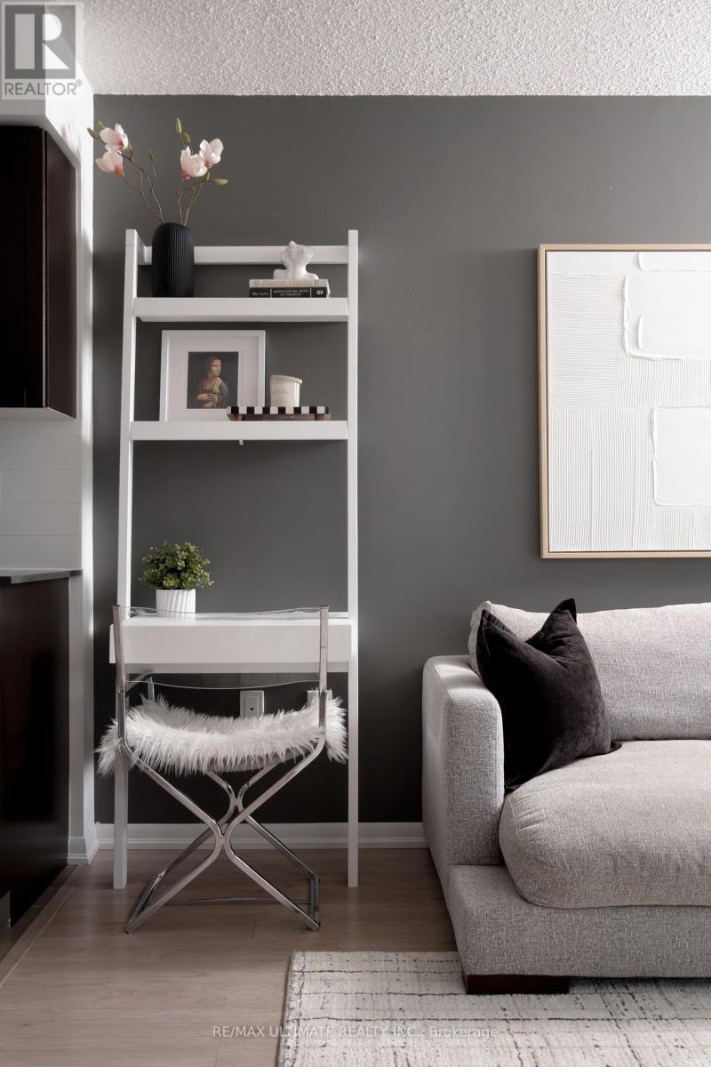 738 - 36 VIA BAGNATO, Toronto (Yorkdale-Glen Park), Ontario, M6A0B7 — Photo 5