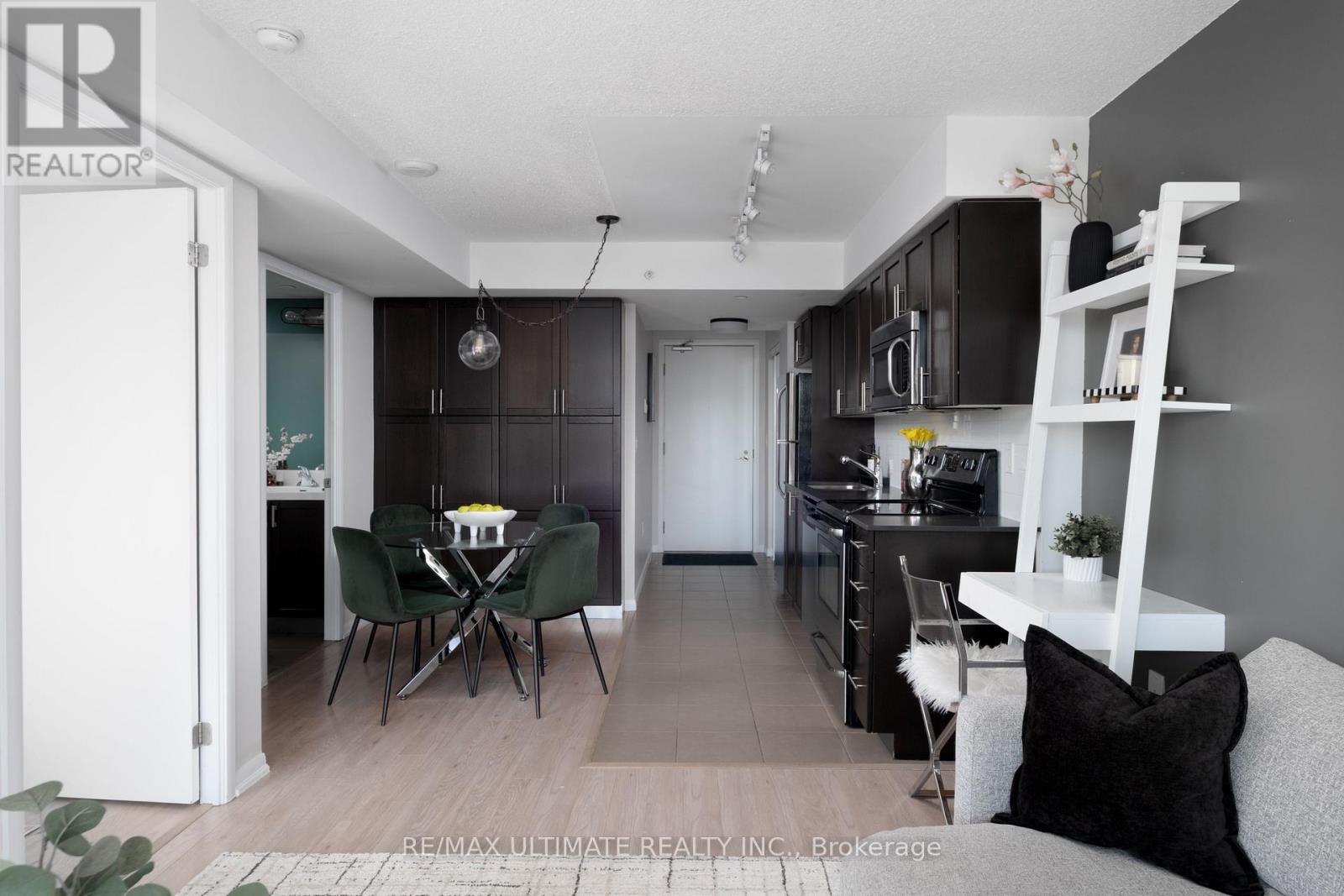 738 - 36 VIA BAGNATO, Toronto (Yorkdale-Glen Park), Ontario, M6A0B7 — Photo 6