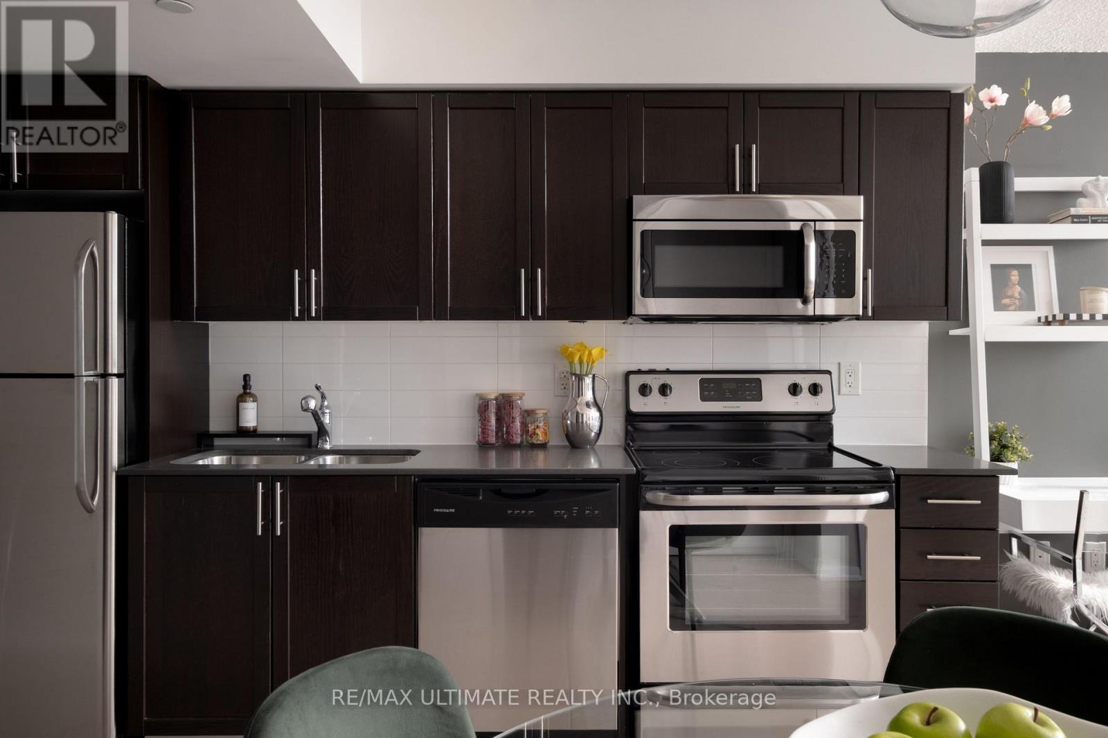 738 - 36 VIA BAGNATO, Toronto (Yorkdale-Glen Park), Ontario, M6A0B7 — Photo 8