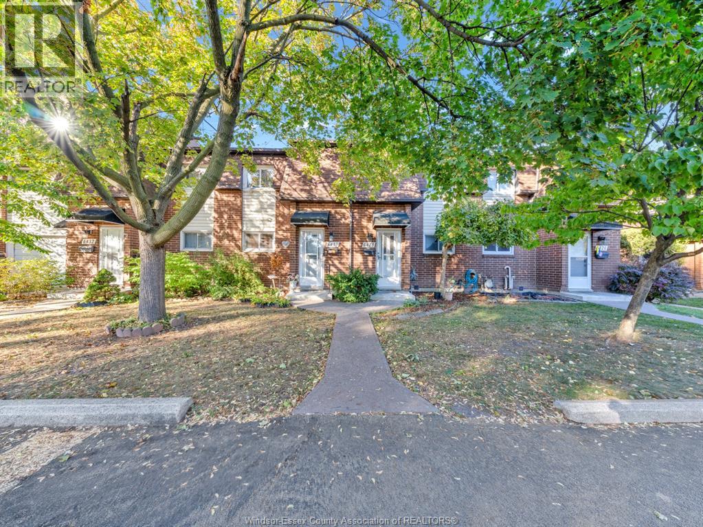 6430 THORNBERRY, Windsor, Ontario, N8T2W9 — Photo 2