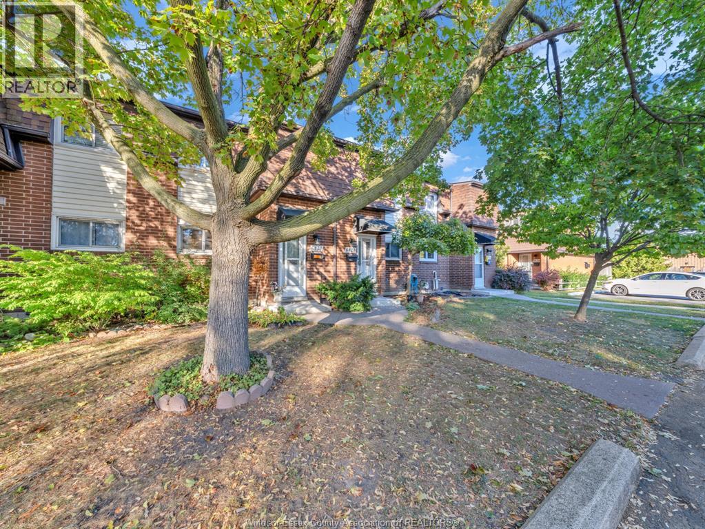 6430 THORNBERRY, Windsor, Ontario, N8T2W9 — Photo 4