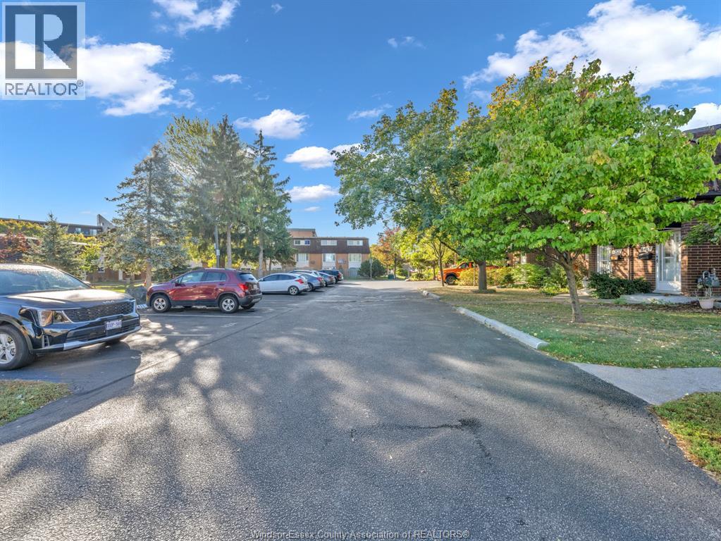 6430 THORNBERRY, Windsor, Ontario, N8T2W9 — Photo 5