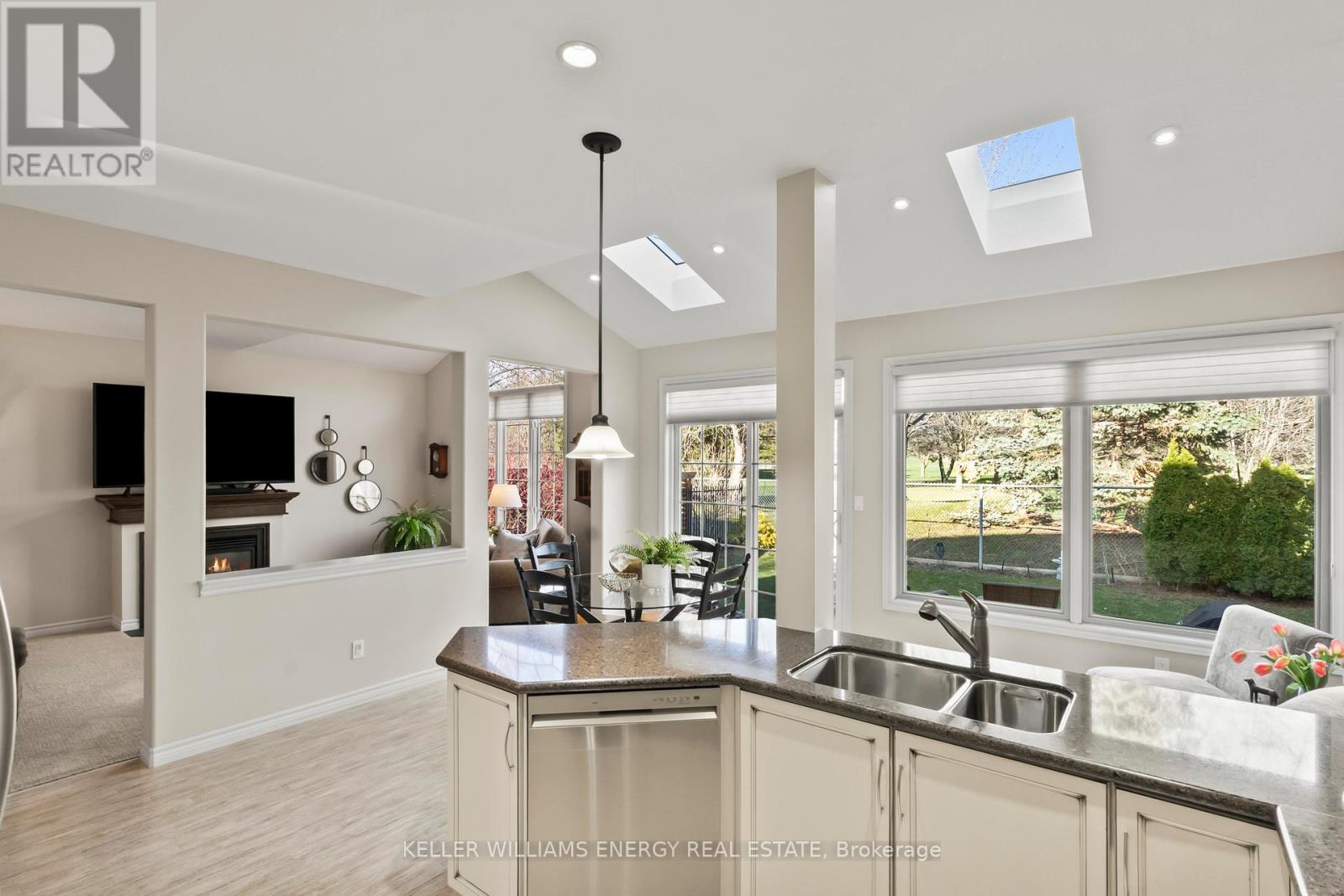 2258 PINDAR CRESCENT, Oshawa (Kedron), Ontario, L1L0C6 — Photo 2