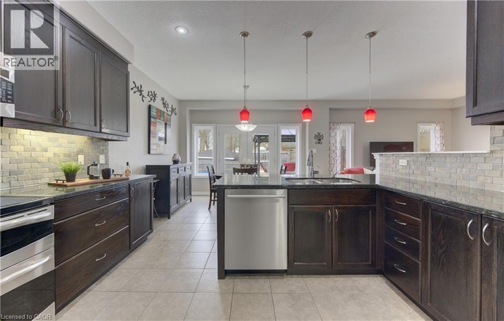 64 WALTER PERRY Place, New Hamburg, Ontario, N3A0B4 — Photo 16