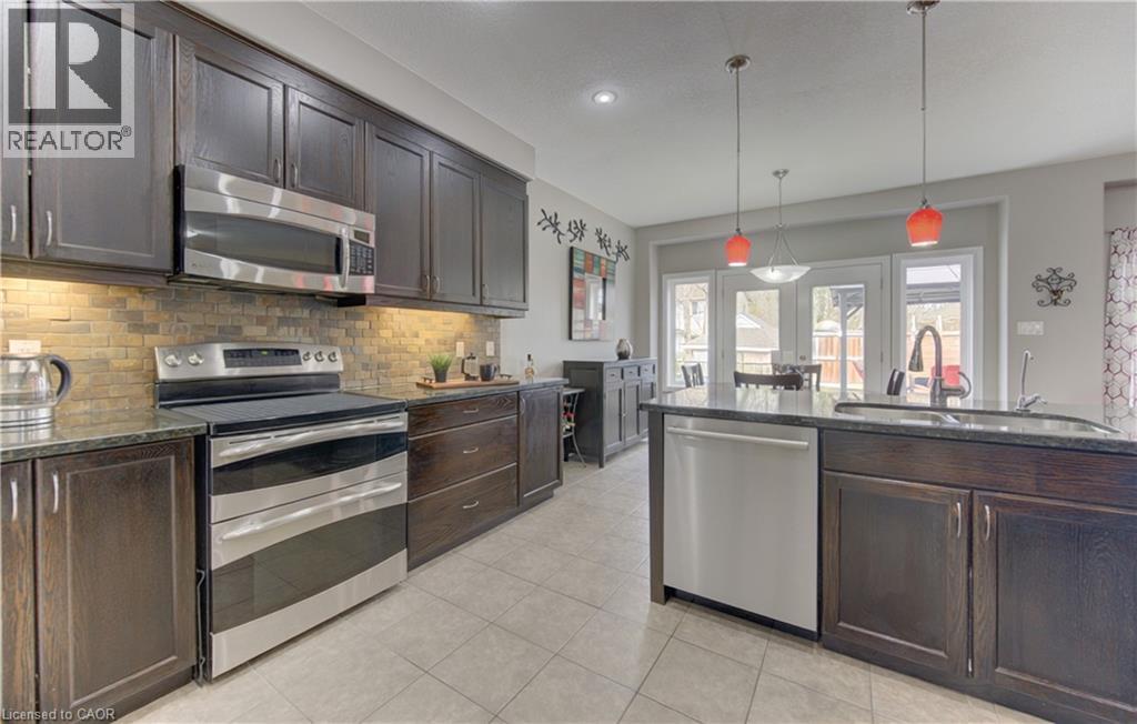 64 WALTER PERRY Place, New Hamburg, Ontario, N3A0B4 — Photo 17