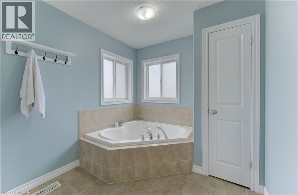 64 WALTER PERRY Place, New Hamburg, Ontario, N3A0B4 — Photo 28