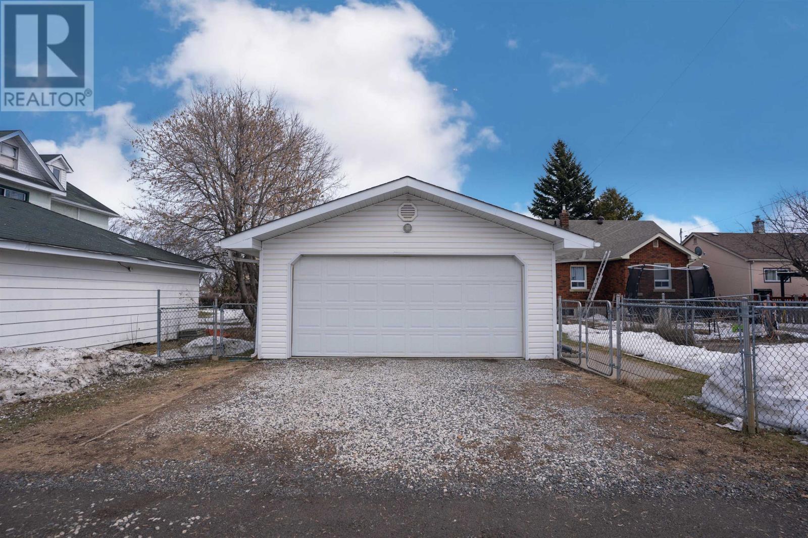 1309 Ford ST, Thunder Bay, Ontario, P7E2B9 — Photo 2