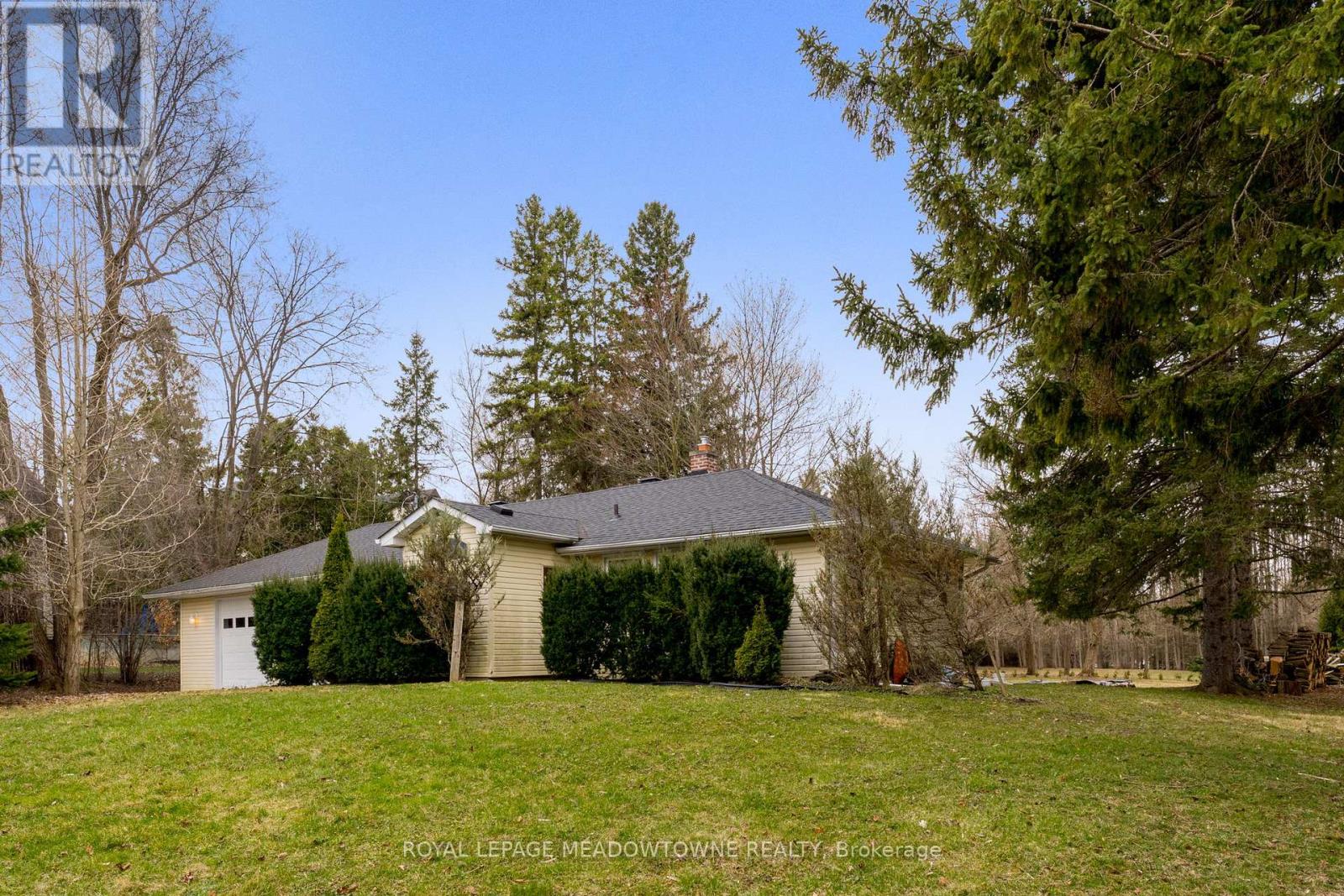 208 MARTIN STREET, King (King City), Ontario, L7B1J5 — Photo 2