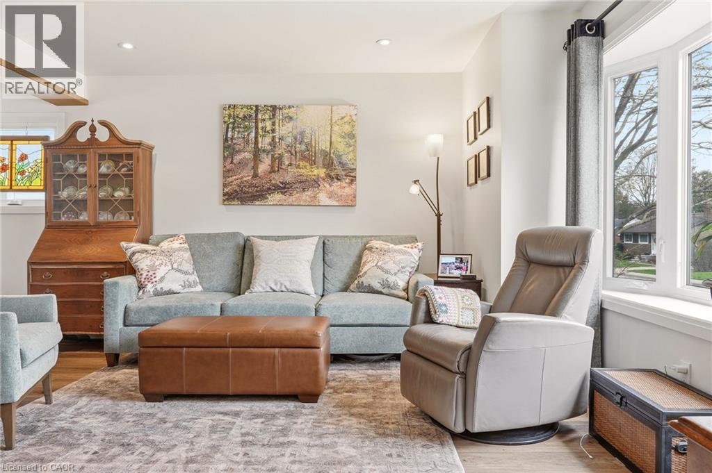 7 CENTRAL PARK Avenue, Dundas, Ontario, L9H2M5 — Photo 6