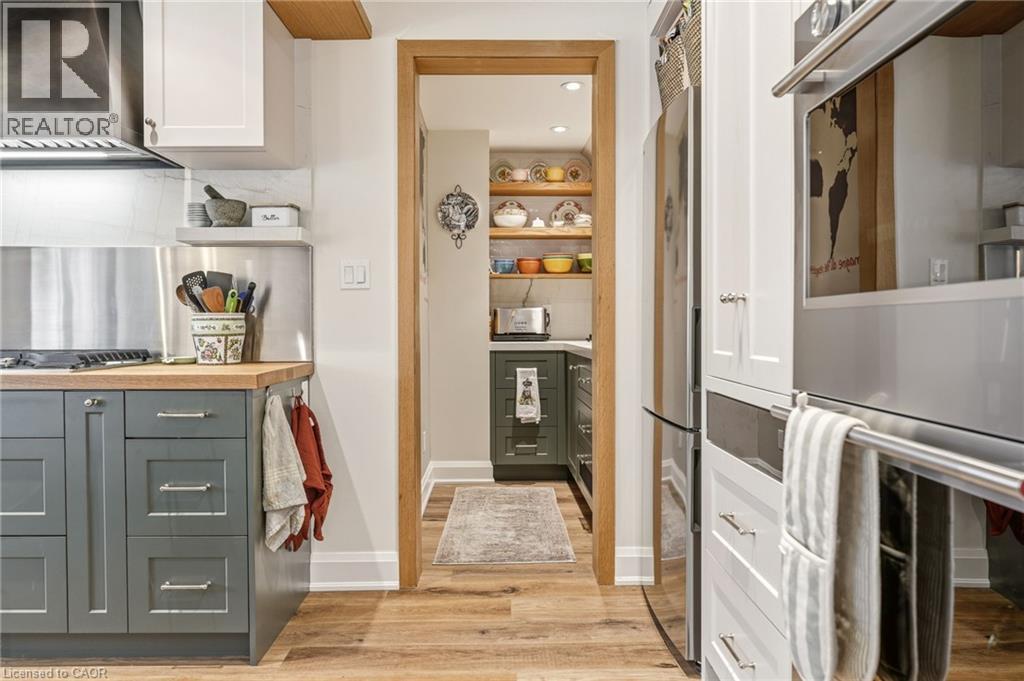 7 CENTRAL PARK Avenue, Dundas, Ontario, L9H2M5 — Photo 9