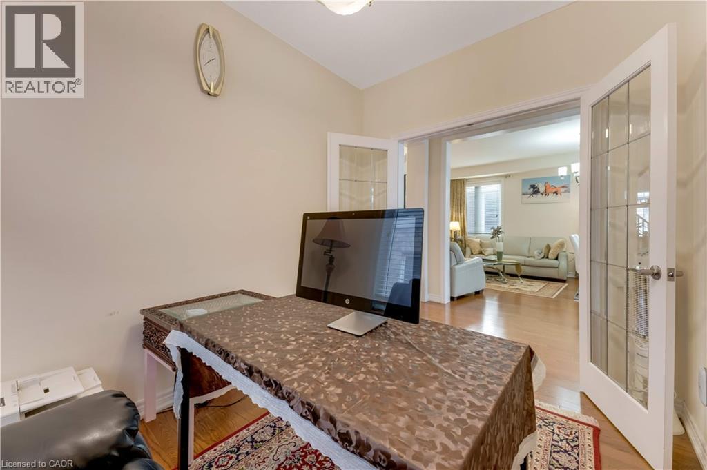 667 LINDEN Drive, Cambridge, Ontario, N3H0B6 — Photo 14