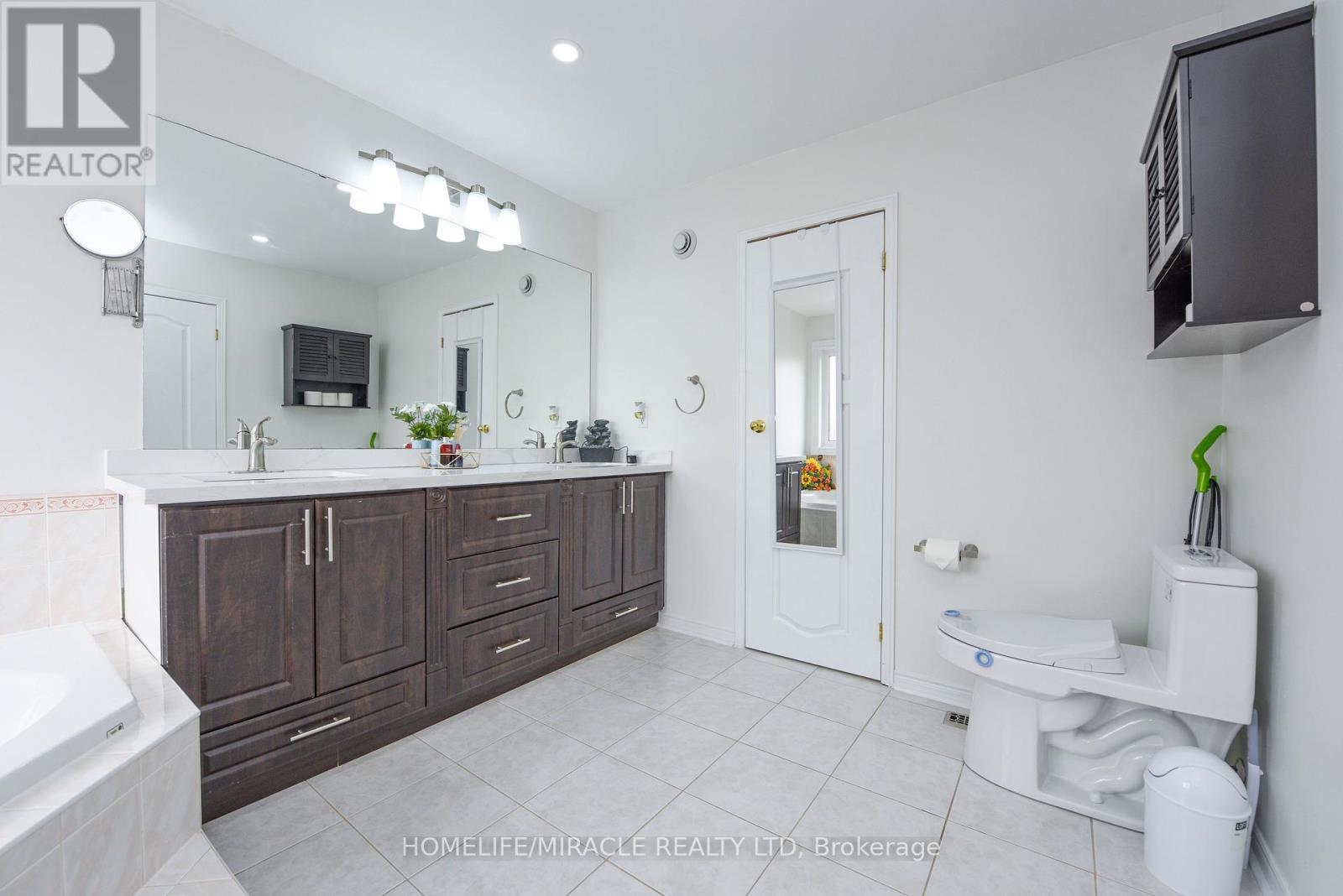 113 SECLUSION CRESCENT, Brampton (Sandringham-Wellington), Ontario, L6R1K8 — Photo 36