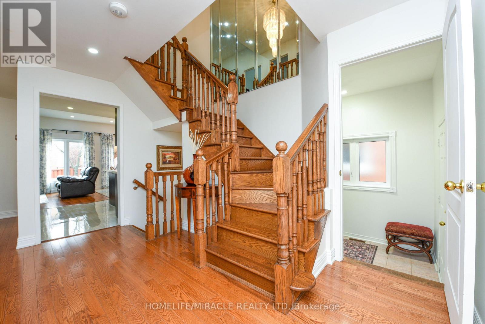 113 SECLUSION CRESCENT, Brampton (Sandringham-Wellington), Ontario, L6R1K8 — Photo 6