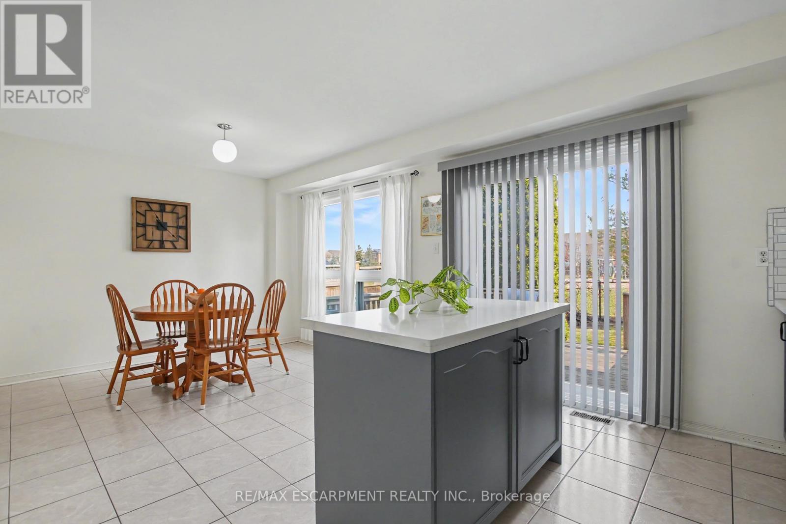 236 FITZGERALD CRESCENT, Milton (DE Dempsey), Ontario, L9T5Y4 — Photo 12