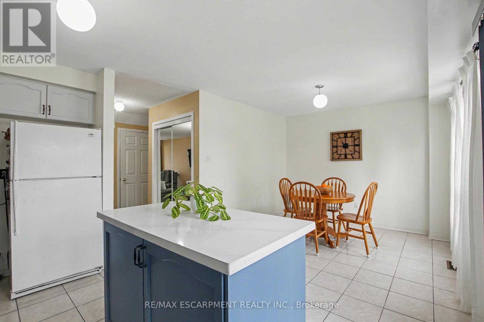 236 FITZGERALD CRESCENT, Milton (DE Dempsey), Ontario, L9T5Y4 — Photo 13