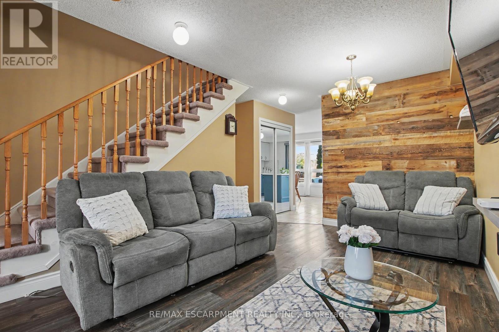 236 FITZGERALD CRESCENT, Milton (DE Dempsey), Ontario, L9T5Y4 — Photo 7