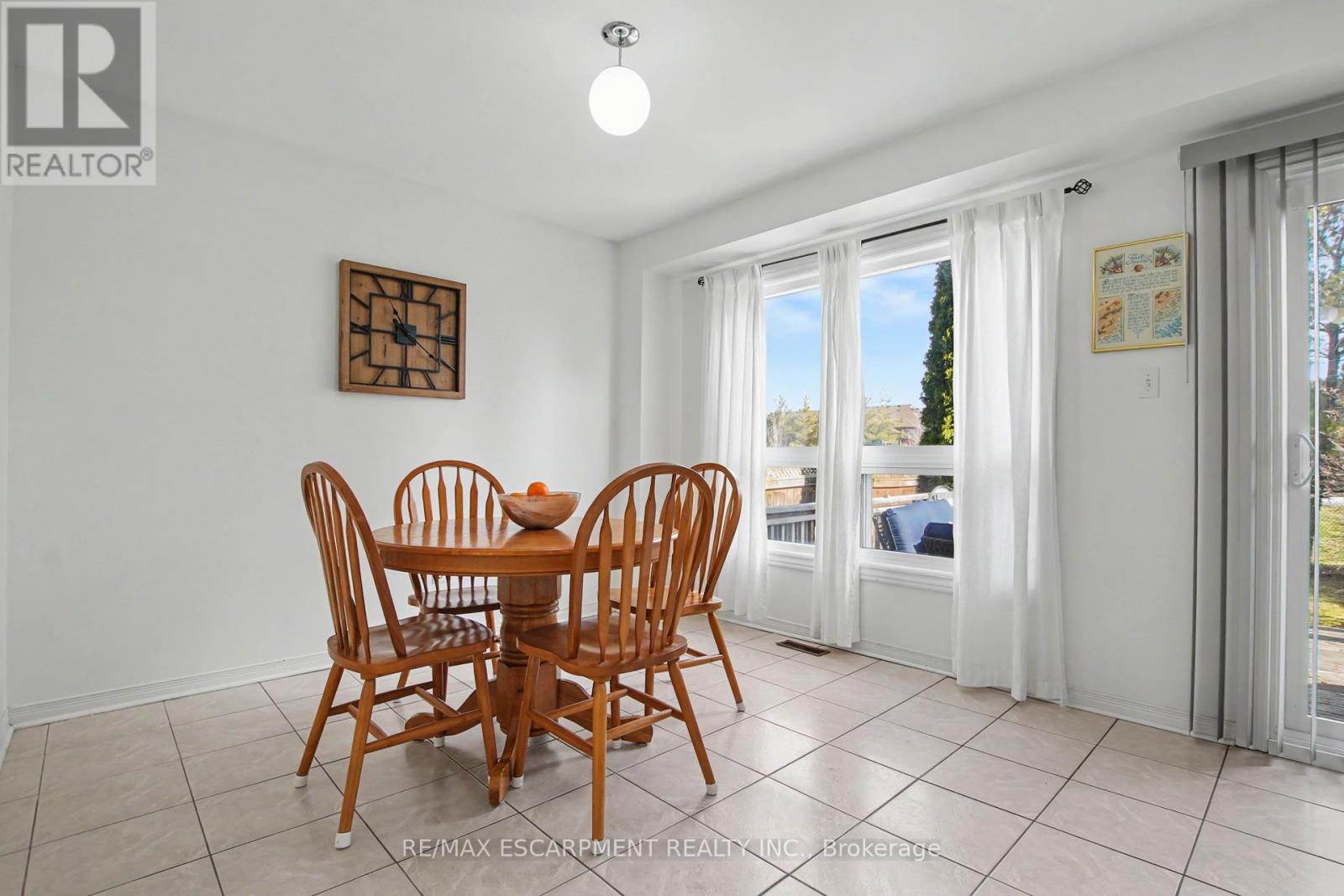 236 FITZGERALD CRESCENT, Milton (DE Dempsey), Ontario, L9T5Y4 — Photo 9