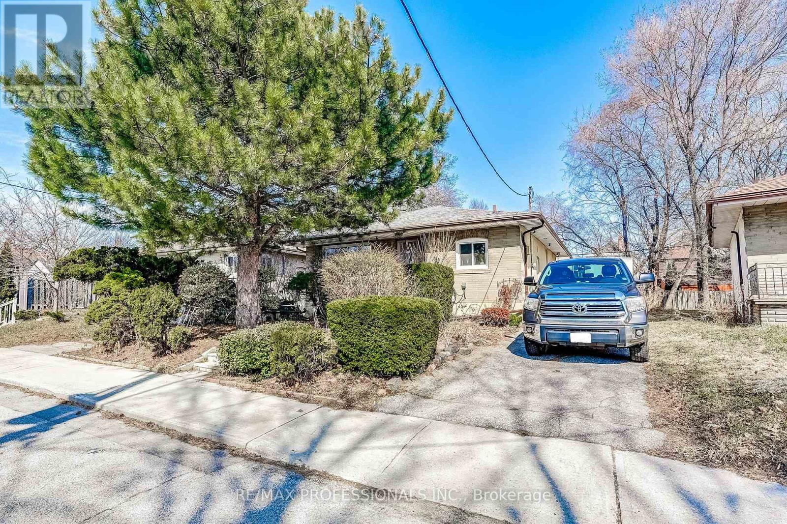 BSMT - 9 CASHMAN CRESCENT, Toronto (Rockcliffe-Smythe), Ontario, M6N4M6 — Photo 3