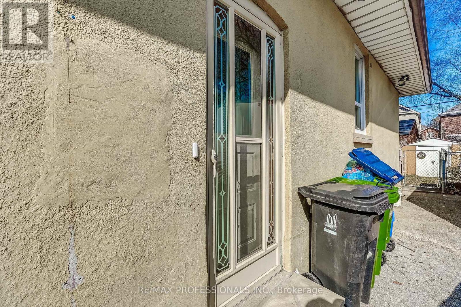 BSMT - 9 CASHMAN CRESCENT, Toronto (Rockcliffe-Smythe), Ontario, M6N4M6 — Photo 4