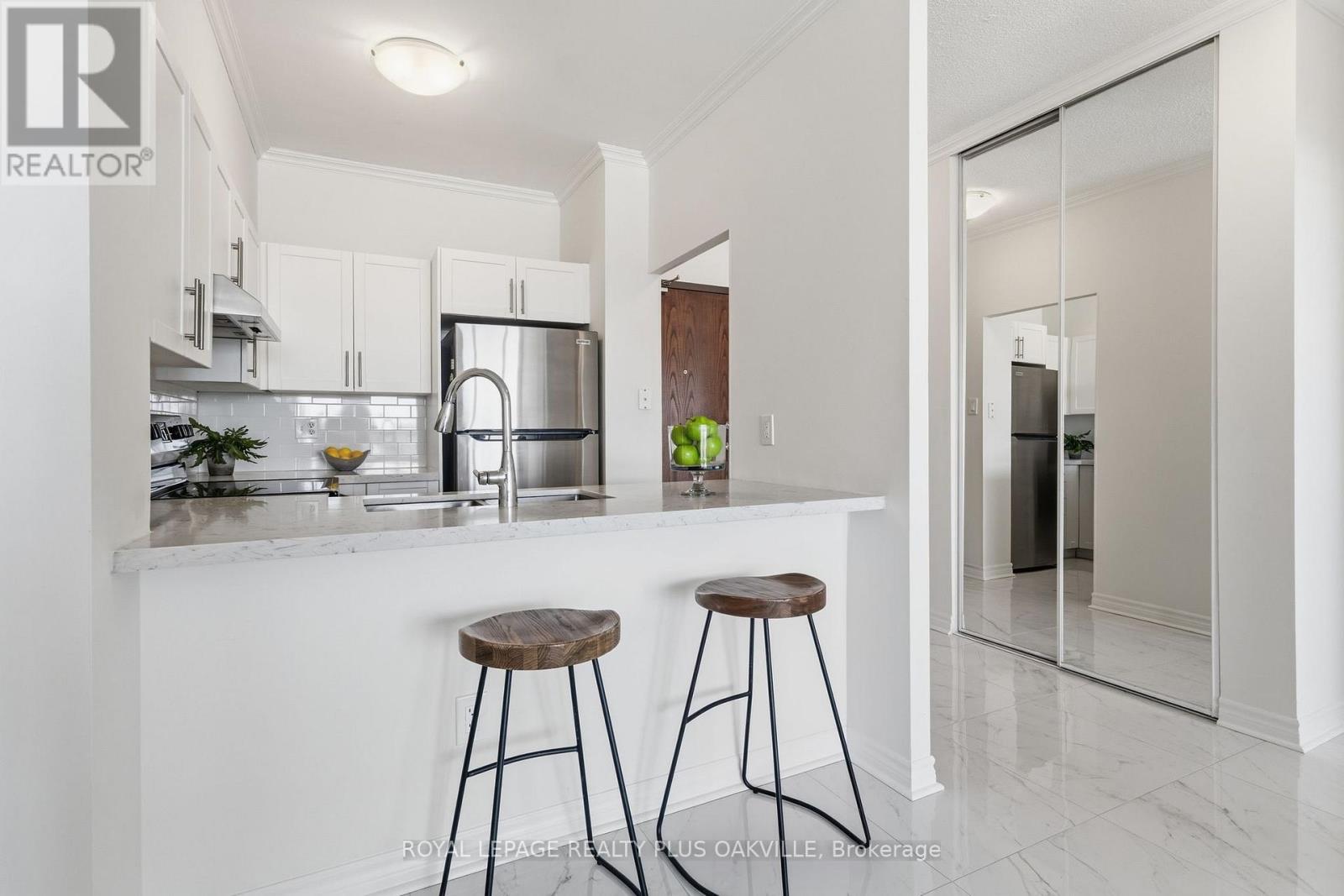 718 - 2511 LAKESHORE ROAD W, Oakville (BR Bronte), Ontario, L6L6L9 — Photo 10