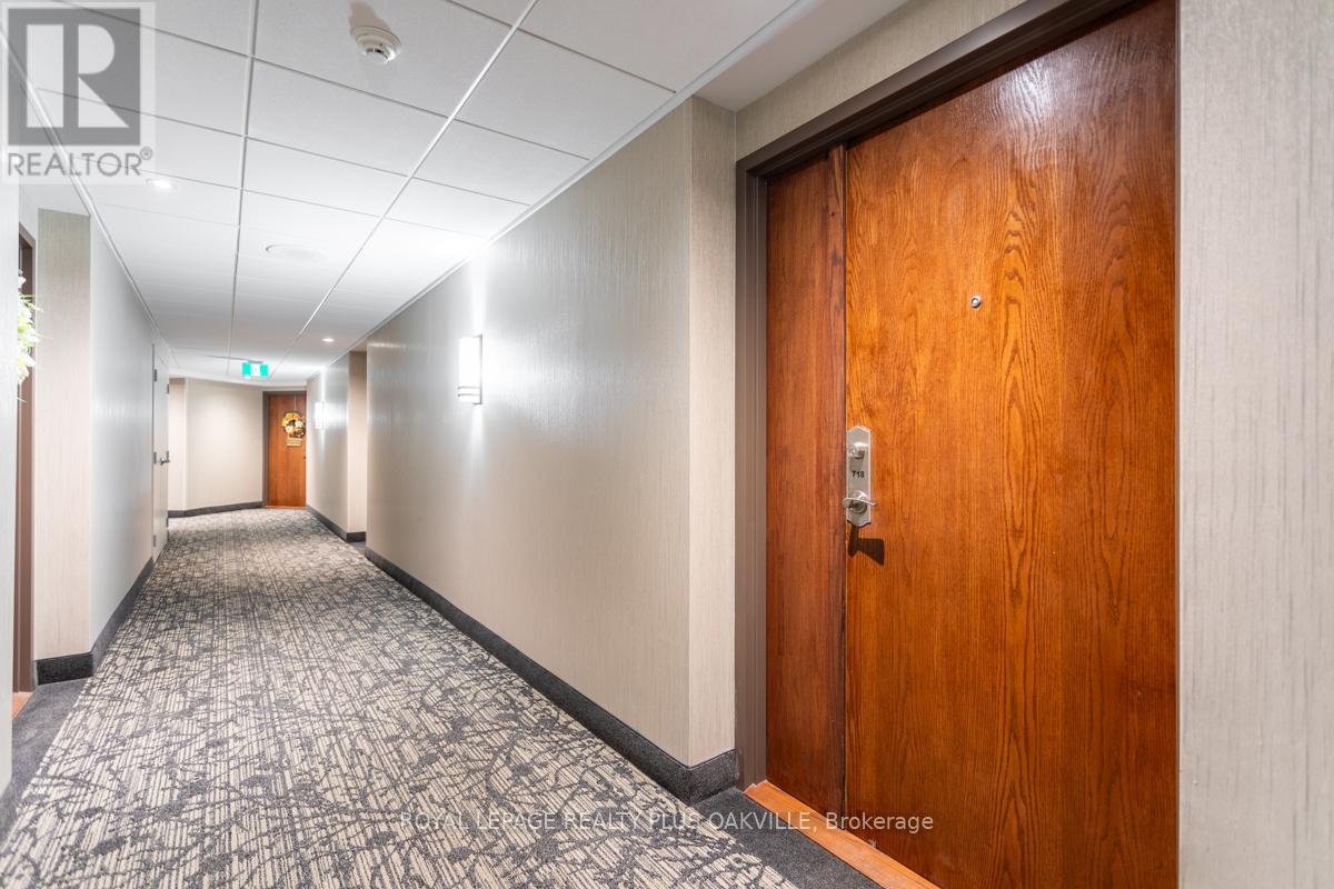 718 - 2511 LAKESHORE ROAD W, Oakville (BR Bronte), Ontario, L6L6L9 — Photo 5