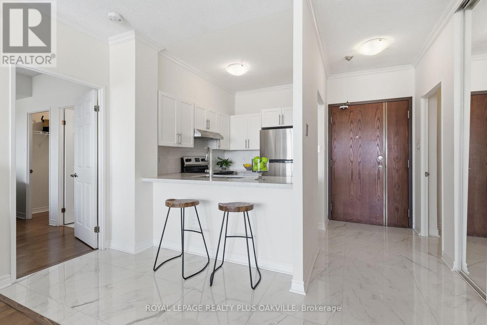 718 - 2511 LAKESHORE ROAD W, Oakville (BR Bronte), Ontario, L6L6L9 — Photo 7