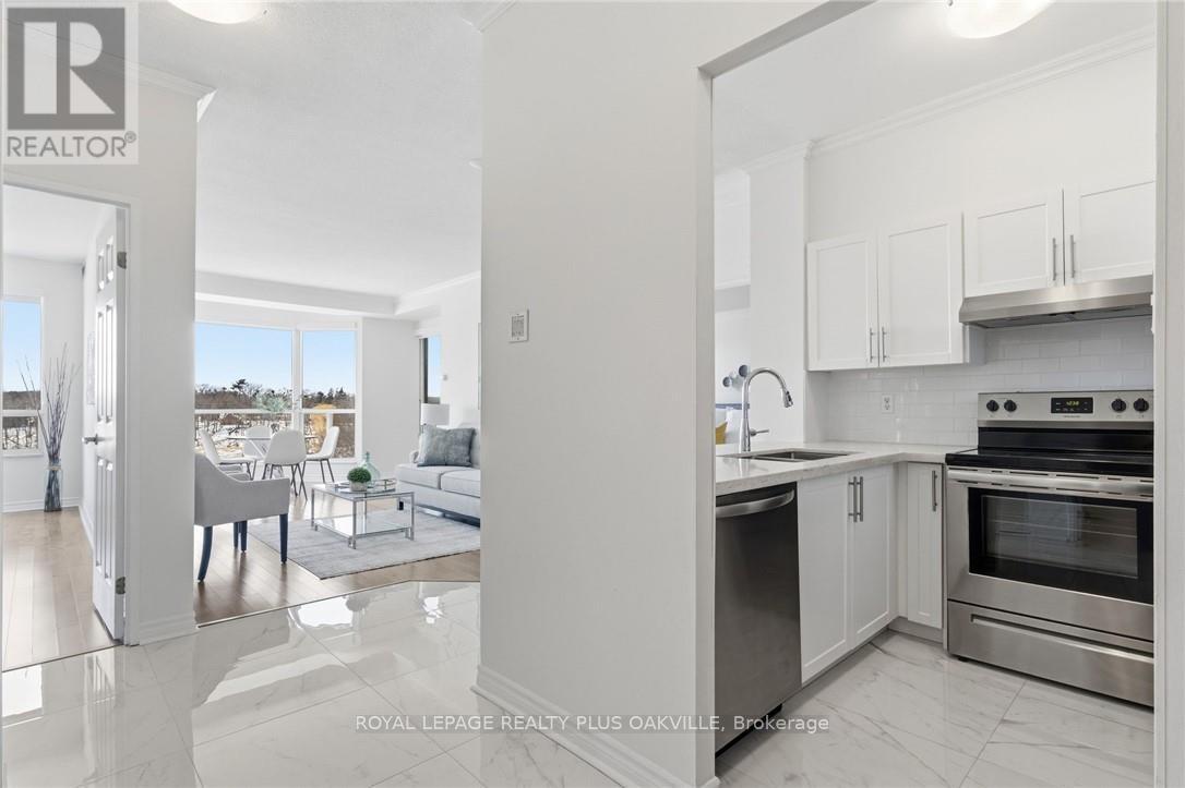 718 - 2511 LAKESHORE ROAD W, Oakville (BR Bronte), Ontario, L6L6L9 — Photo 9