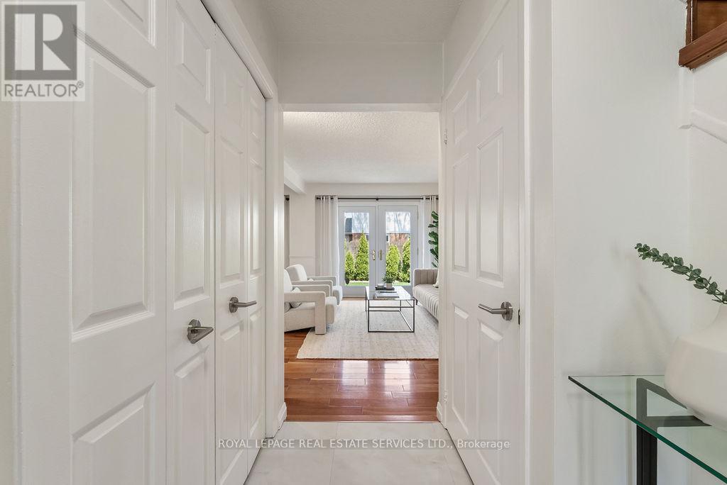 161 RIVERVIEW STREET, Oakville (BR Bronte), Ontario, L6L5S2 — Photo 2