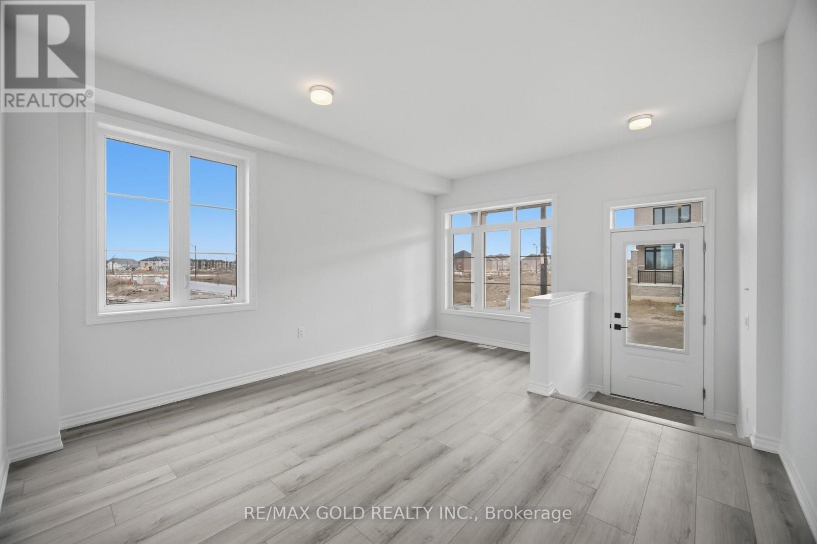 31 WATKINS ROAD, Brampton (Sandringham-Wellington North), Ontario, L6R4E3 — Photo 2